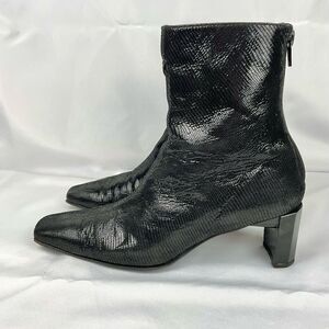 Stunning Stuart Weitzman Boots Sz 7 Black Vintage Animal Print